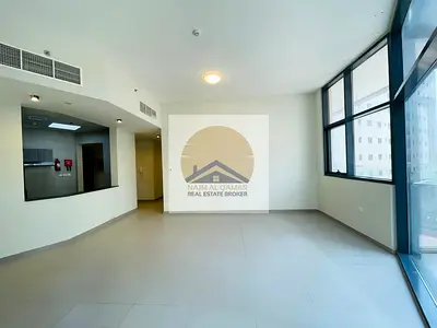 شقة حديثة بغرفتي نوم مع موقف سيارات وشرفة | ند الحمر