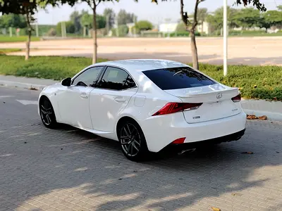 2017 Lexus IS-SERIES 缩略图 16