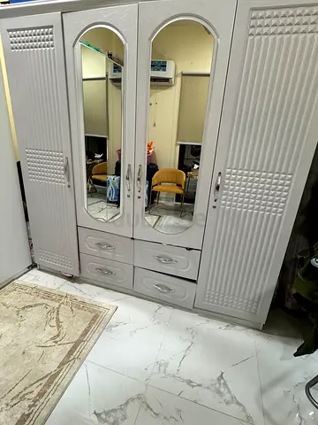 White 4-Door Wardrobe with Mirrors and Drawers - Good Condition