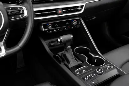 صورة 14 لـ 2025 KIA K5
