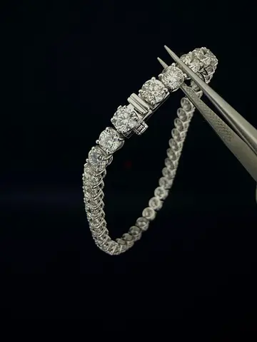 Classic Diamond Tennis Bracelet - White Gold/