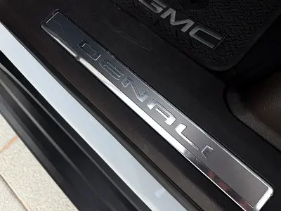 صورة 13 لـ 2023 GMC YUKON