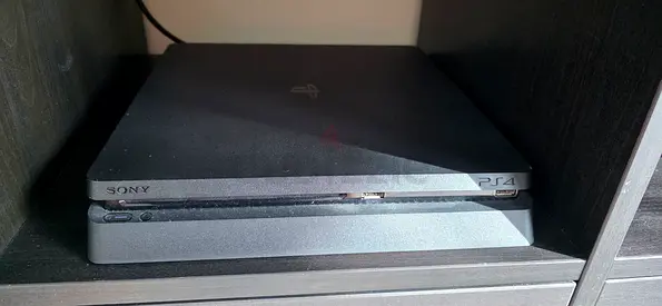 Sony PlayStation 4 Slim 1TB console - Good working condition. 10+ games including Diablo, Mafia