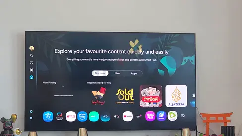 Samsung 65 QLED F Series 4K Smart TV + Wall Bracket + 2 years Warranty