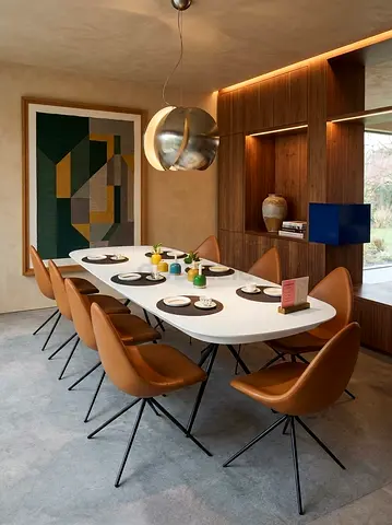 BoConcept Extendable Modern white dining table with 8 leather chairs - complete dining set