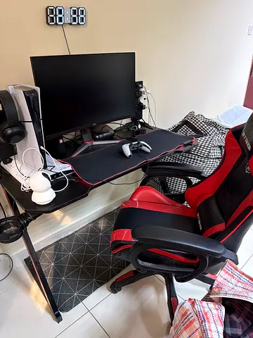 Selling my PREMIUM PS5 DIGITAL Gaming Setup - All Branded
Whats included:
✅ PS5 Digital Edition +