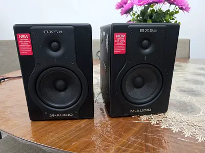 M AUDIO BX5a DELUXE MONITOR