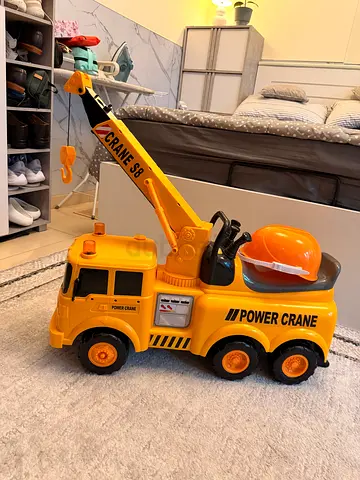 Crane s8 toy car