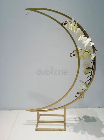 Gold Moon-Shaped Metal Floral Stand (Decor/Backdrop Prop)