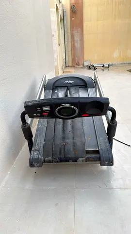 Life gear Treadmill for sale need a new belt