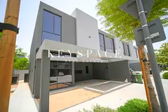 Executive Woodland Residence | Modern Luxury Address | Resale