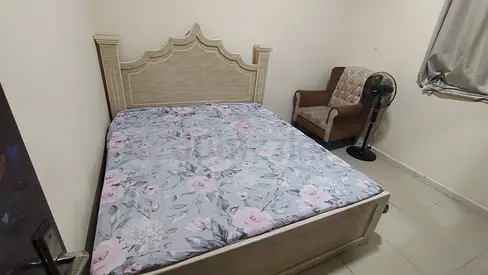 Double king size bed 180/200 with headboard in light wood finish - good condition