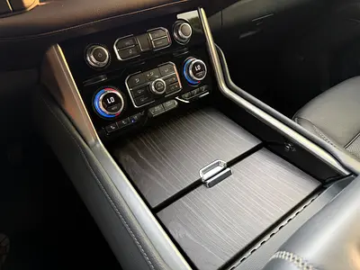 صورة 9 لـ 2023 GMC YUKON