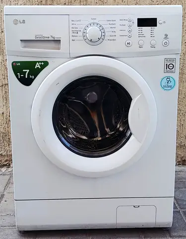 Hi this is LG dd 7kg washing machine, excellent working Condition