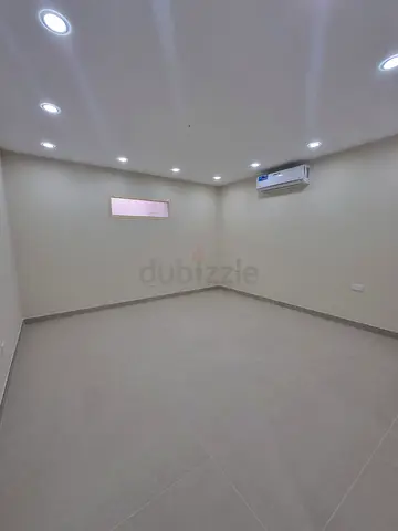 Neat n clean Master room available in Albarsha 2