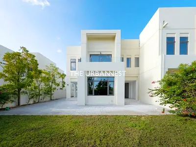 Vacant Corner Unit | Huge Plot | Largest Layout