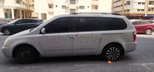 Kia Carnival LX 2012 GCC Specs - Reliable Family Van