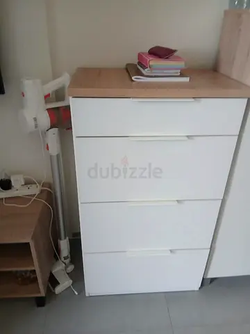 Chest of drawers
