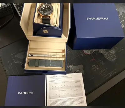Panerai Luminor mens watch with original box, straps and papers