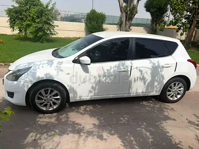 Nissan Tiida 2015 GCC Specs - Well Maintained Hatchback