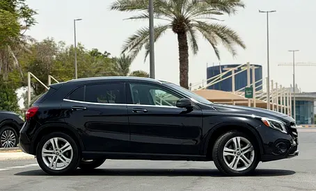 صورة 2 لـ 2020 Mercedes-BENZ GLA