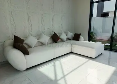 Modern White L-shaped Sofa Excellent Condition.