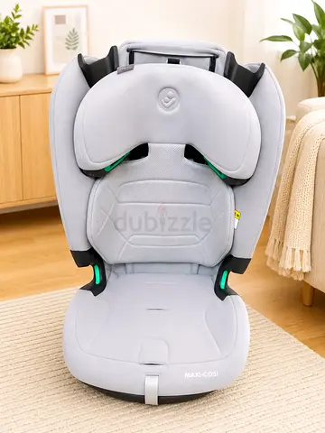 Maxicosi Titan pro 2 i size car seat with isofix base