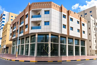 للبيع بناية استثمارية مميزة في عجمان – تملك حر لجميع الجنسيات فرصة استثمارية بعائد قوي وموقع استراتيجي.