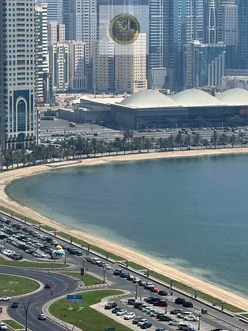 شقة غرفة وصالة للإيجار السنوي في الخان الشارقة إطلالة بحرية مباشرة على بحيرة الخان والقصباء باركينغ جيم مسبح