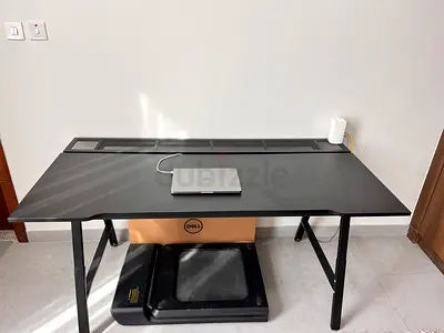 Minimal Black Metal Office Desk — Very Good Condition
