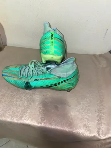 Football shoes Pros