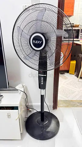 Flexy Standing Pedestal Fan 18 Inch with Remote - Good Working Condition