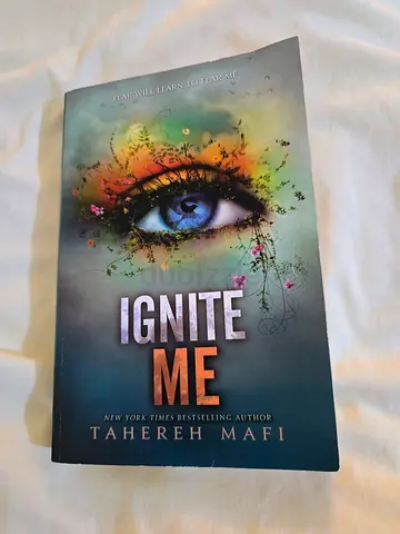 Ignite Me by Tahereh Mafi - Paperback