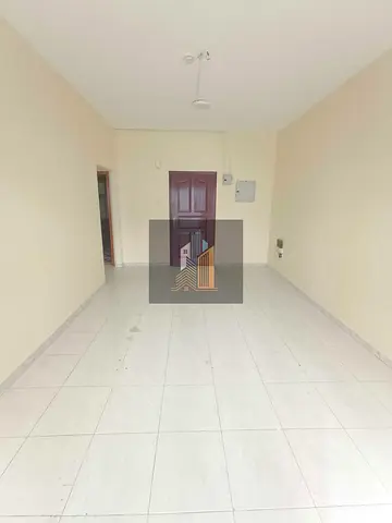 CLOSE TO ROLLA PARK BIG APARTMENT WITH BALCONY