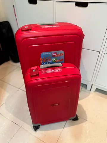 Samsonite SCure Spinner Suitcase/ Luggage - Light and Durable