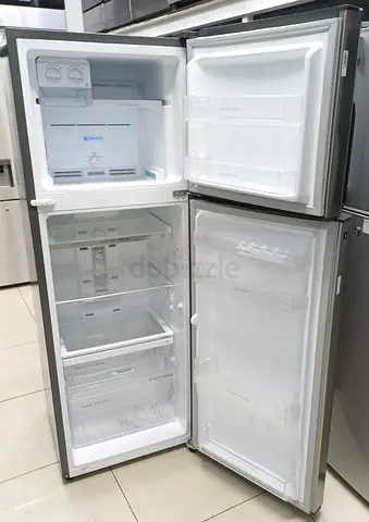 Used Top Freezer Refrigerator - Good Condition, Spacious Interior