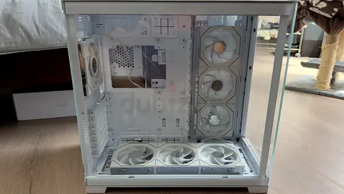 Lian Li O11D EVO RGB E-ATX Gaming Dual Chamber Case with 7 Lian Li Uni Fans