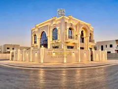 Land area 4430 sq ft, built-up area 4500 sq ft, 5 master bedrooms. Price: AED 2.6 million (negotiabl