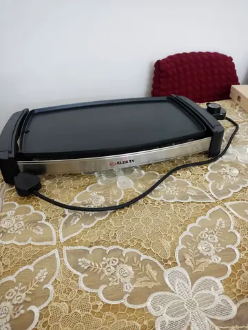 Elekta EBBQ-715 electric grill -used- works excelently