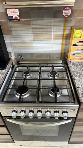 Frigidaire 4-Burner Gas Stove with Oven - Good Condition