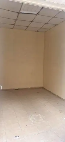 غرفة في سكن عمال للإيجار شهريًا – 2,500 درهم/الشهر – شامل جميع الخدمات – تتسع لـ 6 أشخاص – الشارقة المنطقة الصناعية 5