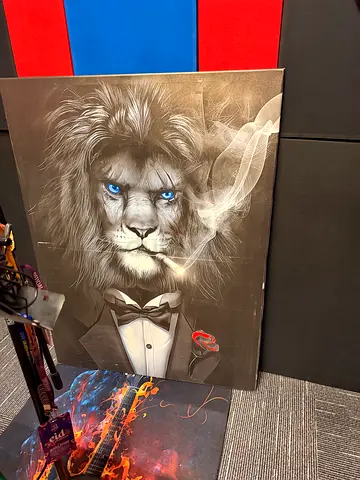 Framed Lion Portrait Artwork with Blue Eyes (Canvas Print)