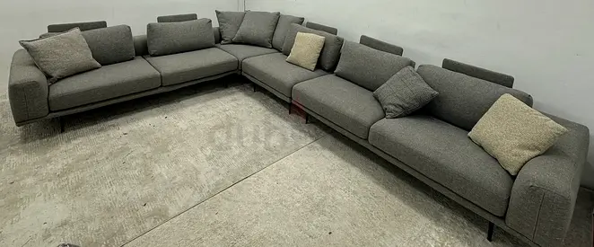 Like new condition Natuzzi brand corner sofa