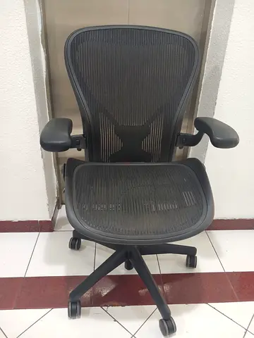 Selling For Herman Miller Aeron Chair Size C Fully Loaded Posture Fit