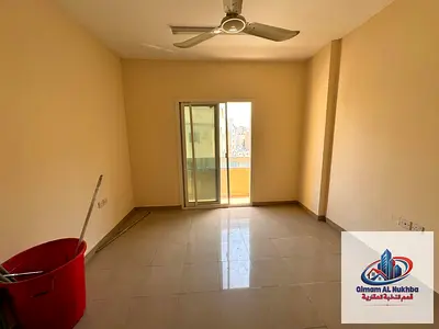 أجمل غرفه وصاله بالنباعه مع بلكون باطلاله مميزه جدا تسهيلات في السداد وصيانه علي المالك طول فتره الايجار باركينج ترابي بجوار البنايه وعلي مخرج دبي