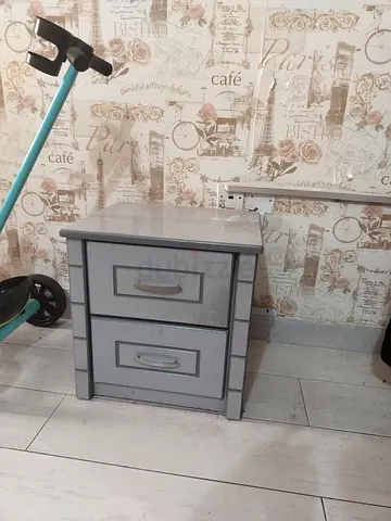 Gray -Drawer Bedside Table / king size bed