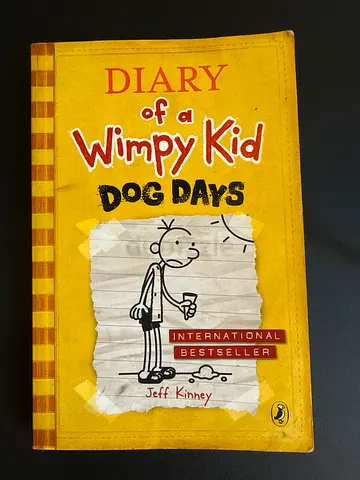Diary of a Wimpy Kid: Dog Days (Jeff Kinney)
