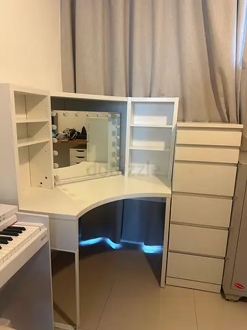 White Dressing Table Vanity with Mirror and Drawers