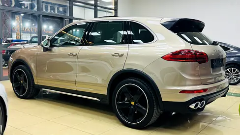 صورة 6 لـ 2015 Porsche CAYENNE