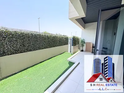 SPACIOUS APARTMENT PARK SIDE VIWE